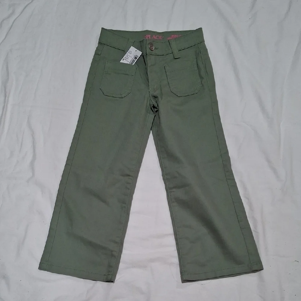 NEW. The Children's Place Olive wide Leg Size 4